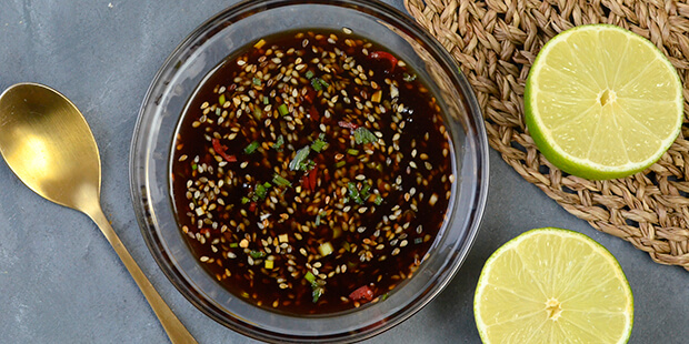 Her er dippen lavet med hoisinsauce i stedet for soja