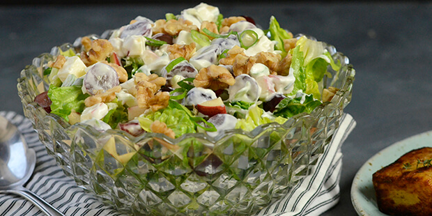 Hvad enten det er dyrekølle, dyreryg eller krondyrfilet, der er på menuen, er denne salat helt perfekt til.