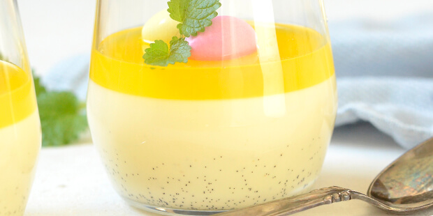 Der er masser af fine vaniljekorn og en flot gul gele, som giver dejlige forårsvibes.