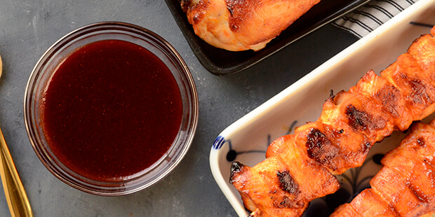 Der skal kun tilsættes to ingredienser for at lave den lækreste barbecuemarinade