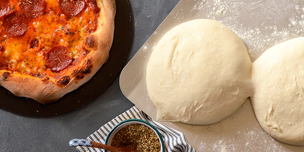 Det er svært at slå hjemmelavet pizza, for det smager simpelthen så godt.