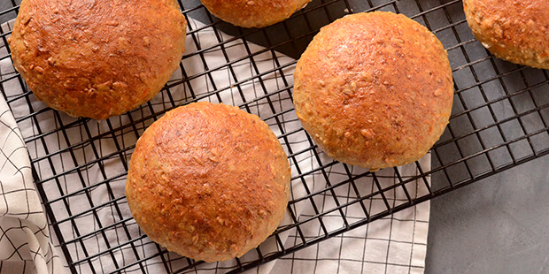 De bliver lidt som burgerboller og er gode til sandwich