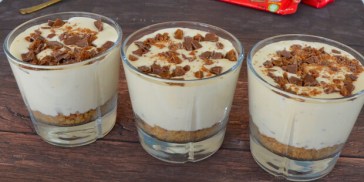 3 glas med Daim cheesecake.