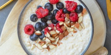 Overnight oats uden chiafrø med mandler og bær