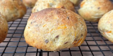 Sunde gulerodsboller med havregryn og kerner