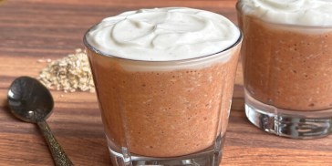 Overnight oats der smager af gulerodskage